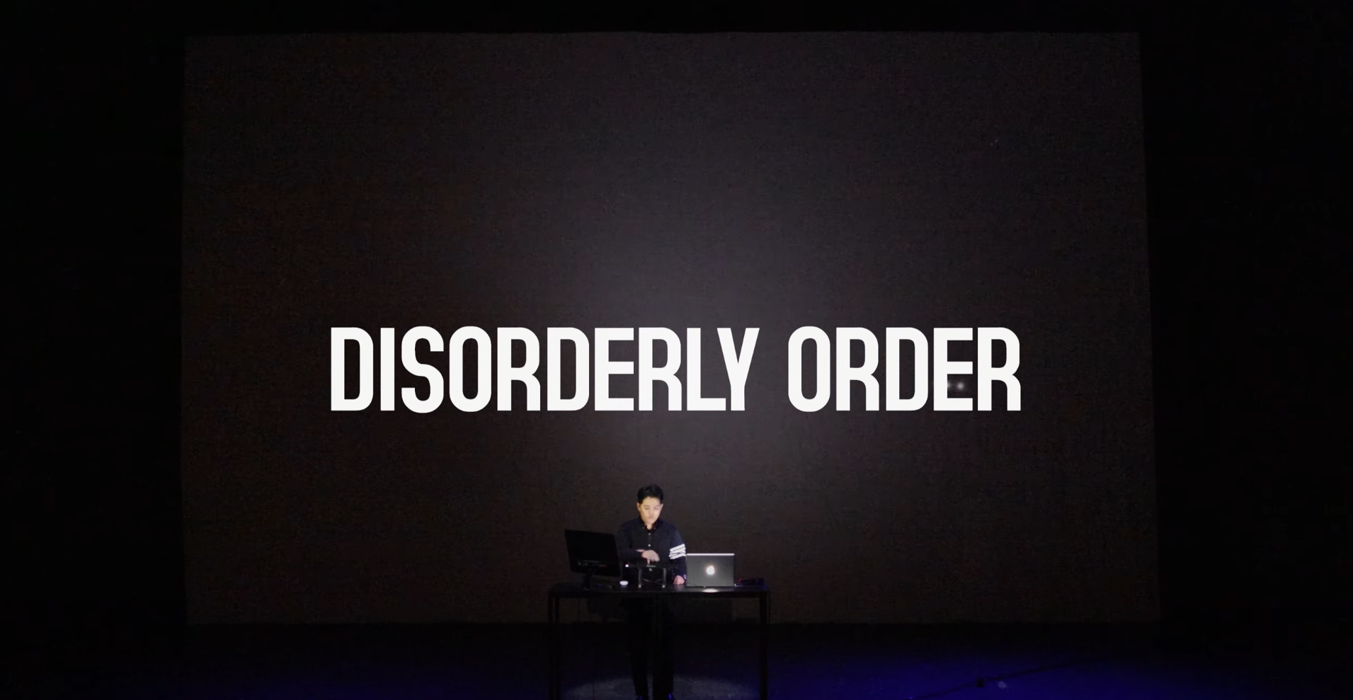Disorderly Order(무질서한 질서)